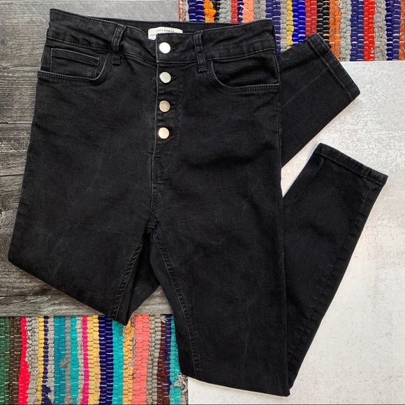 Zara Denim - Zara Black 4-Button Hi-Rise Skinny Jeans
